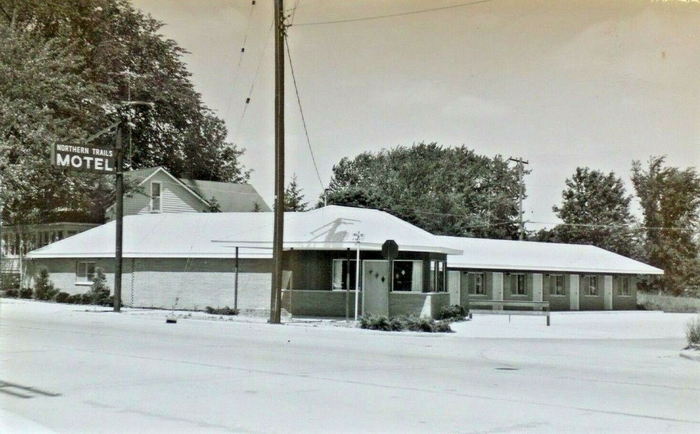 In Town Inn Motel (Northern Trails Motel) - Vintage Postcard